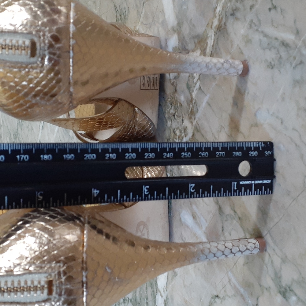 Michael Kors shoes - Picture 4 of 10